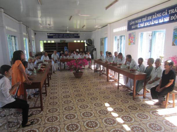 Tổ chức gặp mặt Người cao tuổi đang nuôi dưỡng tại Trung tâm.
