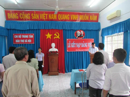Lễ kết nạp Đảng viên tại Trung tâm Bảo trợ xã hội Khánh Hòa năm 2016