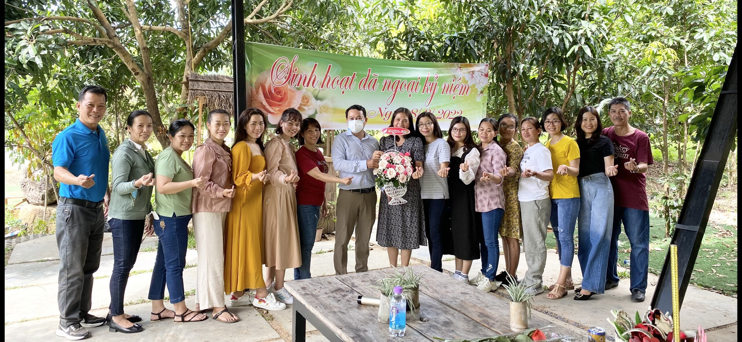 “Hoạt động kỷ niệm ngày Quốc tế phụ nữ 08/3” tại khu du lịch Dép tổ ong - Farmstay.