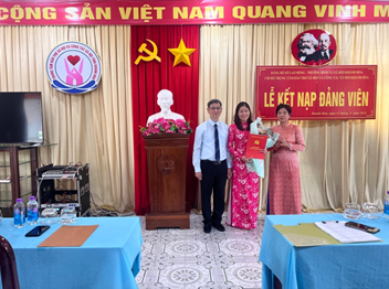 Kết nạp đảng viên tại Trung tâm Bảo trợ xã hội và Công tác xã hội tỉnh Khánh Hòa